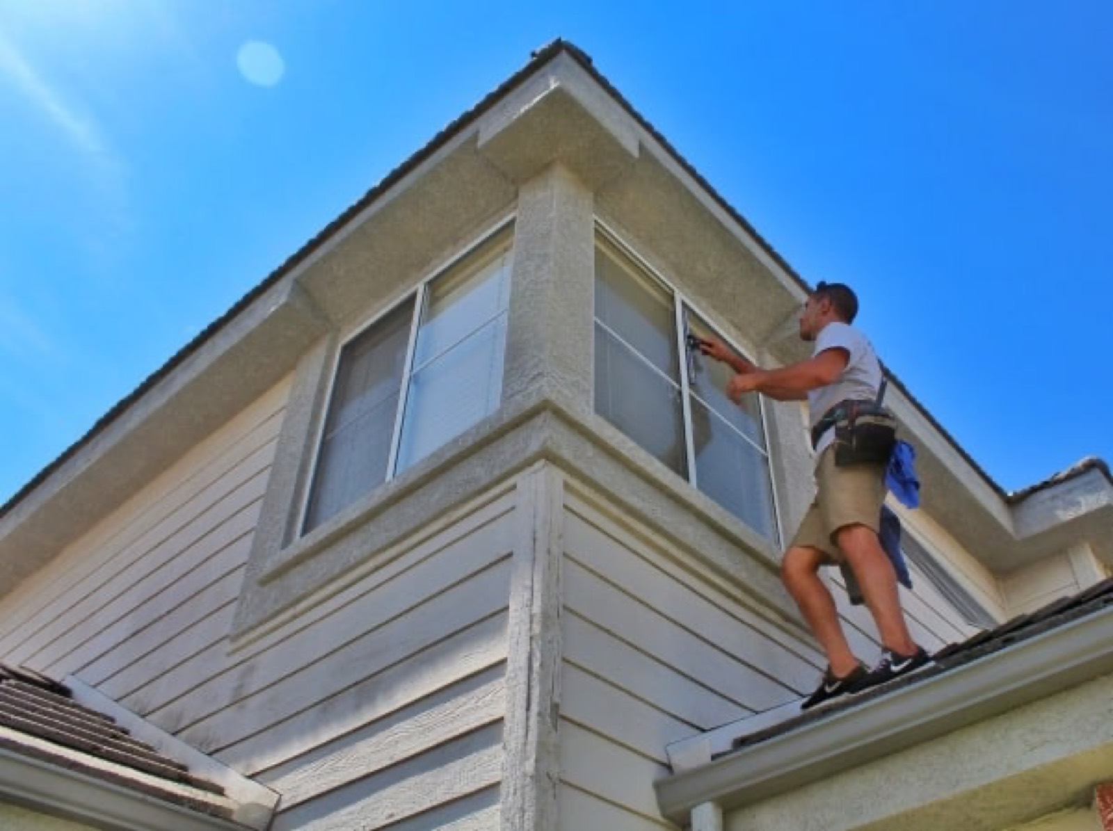 Rooftop gutter edge and soffit wash